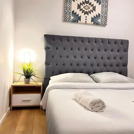 Square 3* Tirana